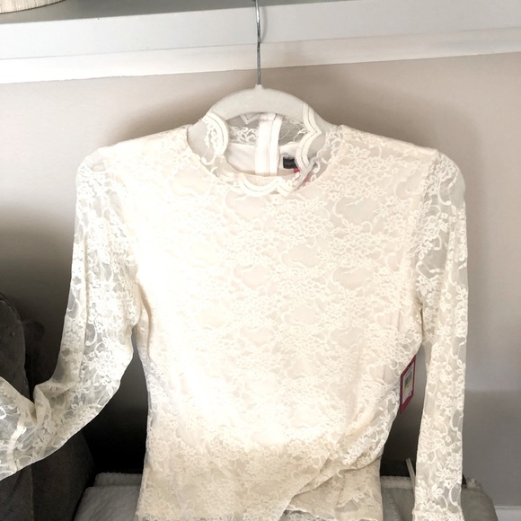 Vince camuto long sleeve lace top - Picture 1 of 7